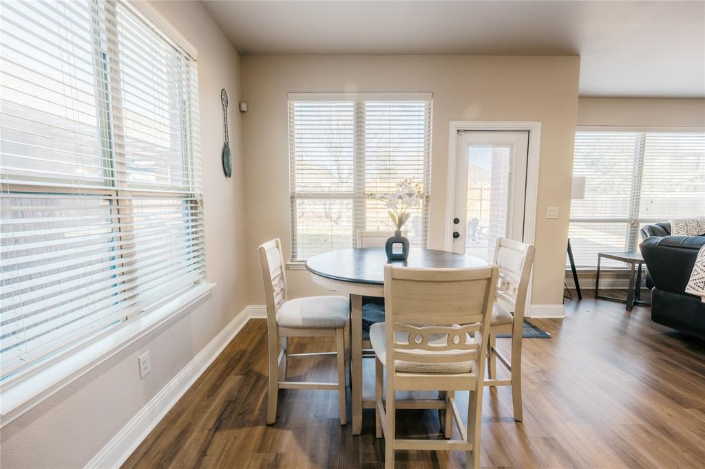 728 Chatsworth Drive