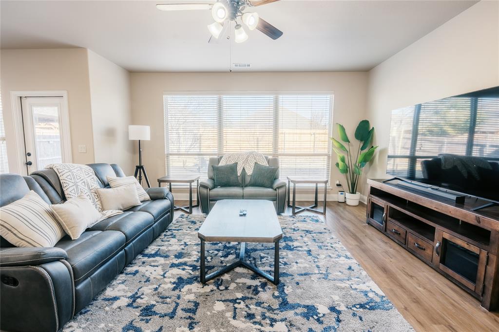 728 Chatsworth Drive