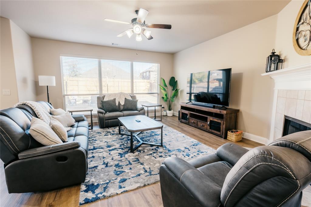 728 Chatsworth Drive