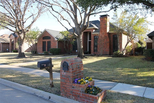 4208 MEADOWDALE DR, CARROLLTON, TX 75010 - Image 33b4c9dfbf528d059aa0d3955da0123b/1938885191
