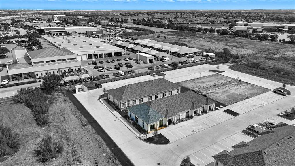 Monarch Crossing - Commercial Lease