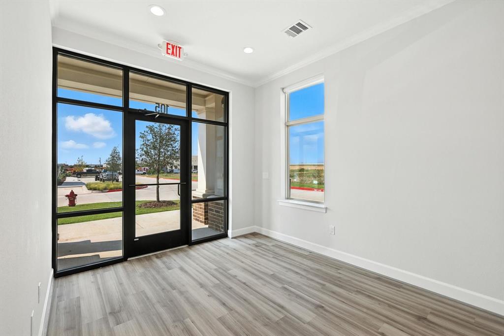 Monarch Crossing - Commercial Lease