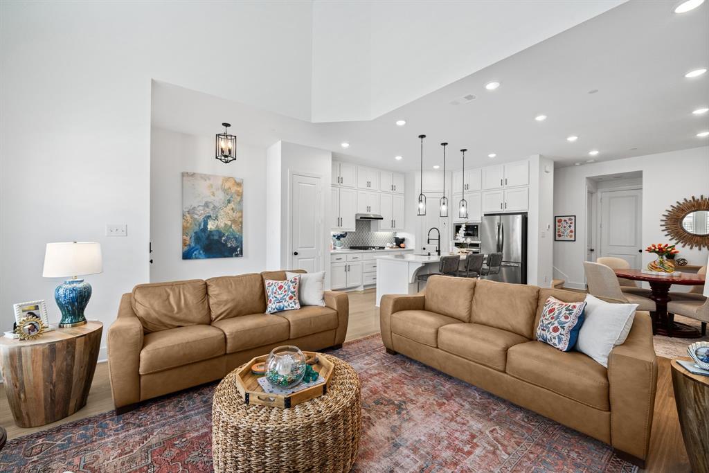 8117 Legacy Oak Drive