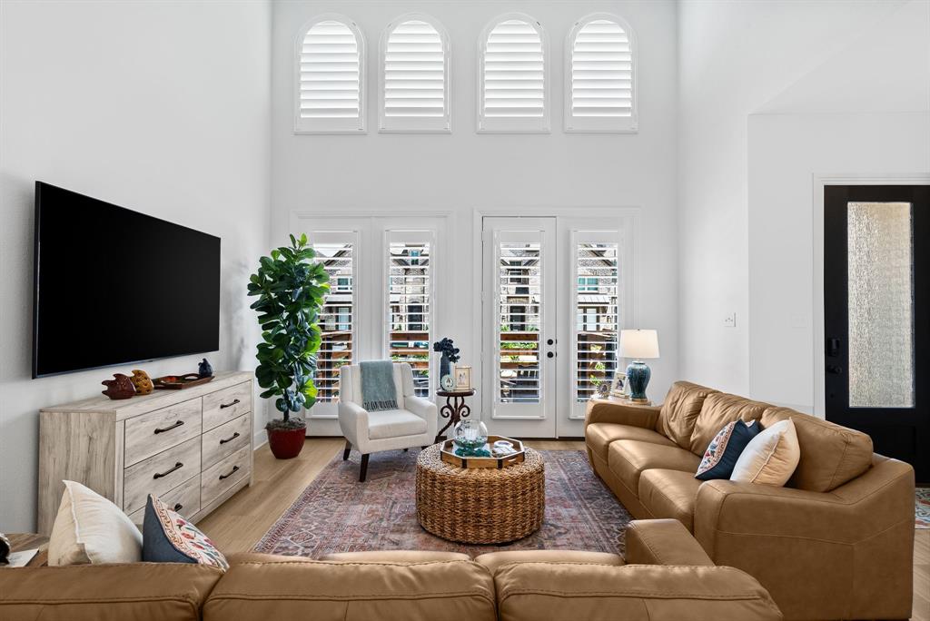 8117 Legacy Oak Drive