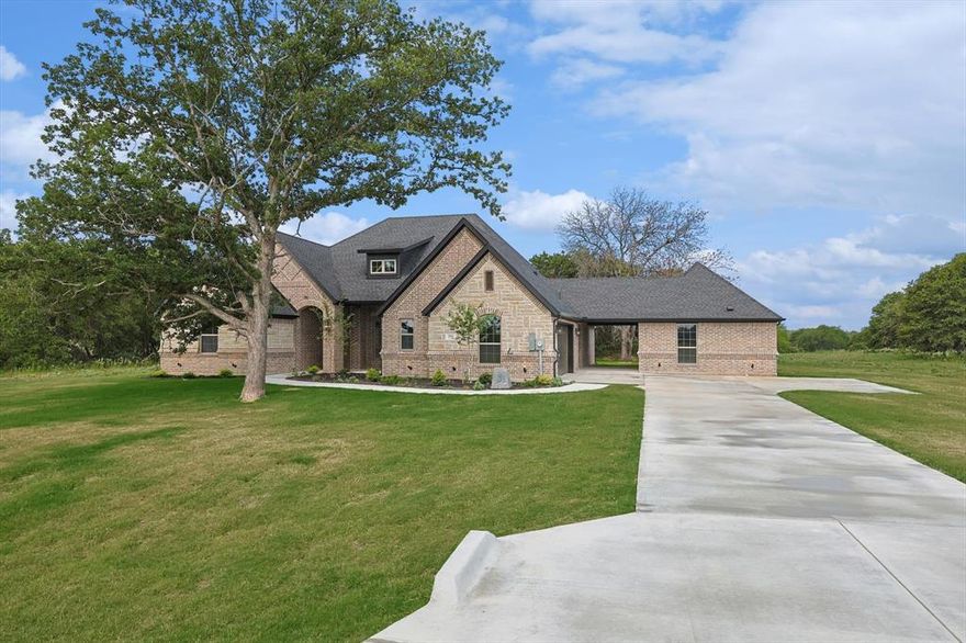 Modern Farmhouse on 2 Acres – Just 15 Minutes from downtown Weatherford

Enjoy the perfect mix of luxury and peaceful country living in this beautifully designed farmhouse. Situated on a spacious 2-acre lot, this home features high-end LG appliances, elegant tile flooring, and a private mother-in-law suite—ideal for guests or extended family. No water bill thanks to a private well. Quiet, yet convenient location only 15 minutes from downtown Weatherford.