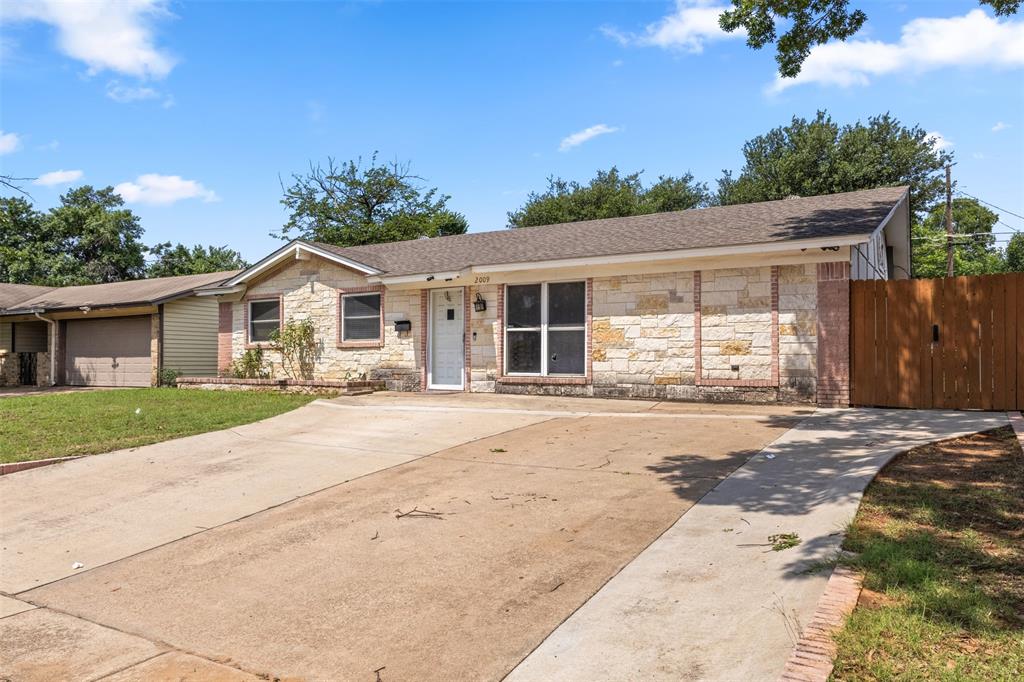 2009 Red Oak Drive