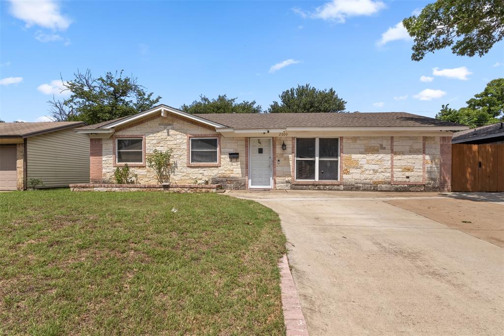 2009 Red Oak Drive