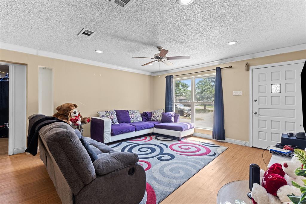 2009 Red Oak Drive