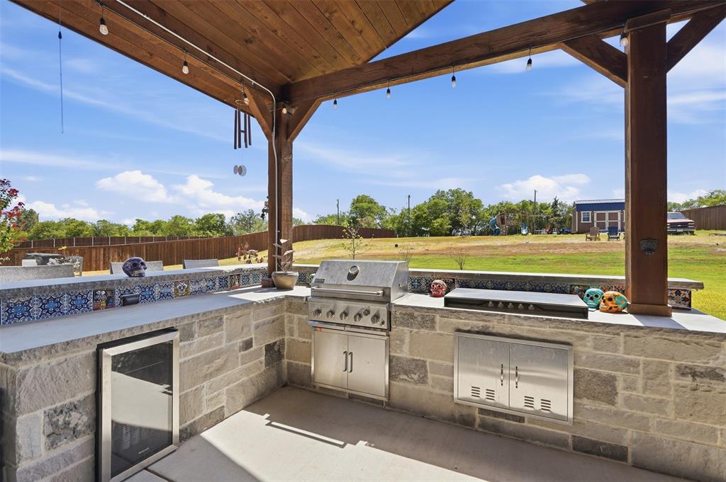 860 San Saba E