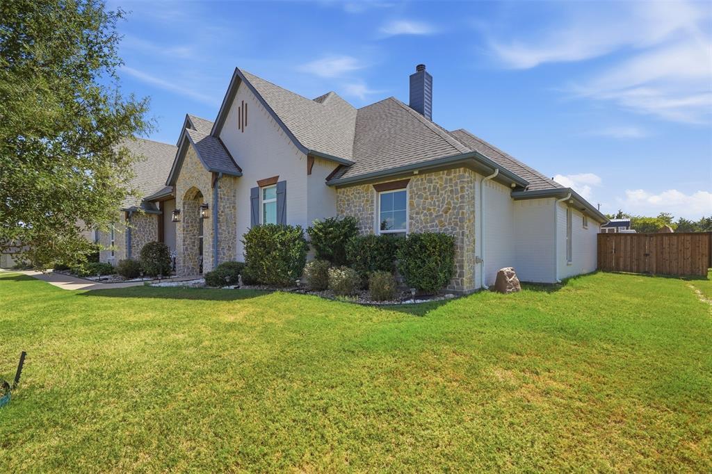 860 San Saba E