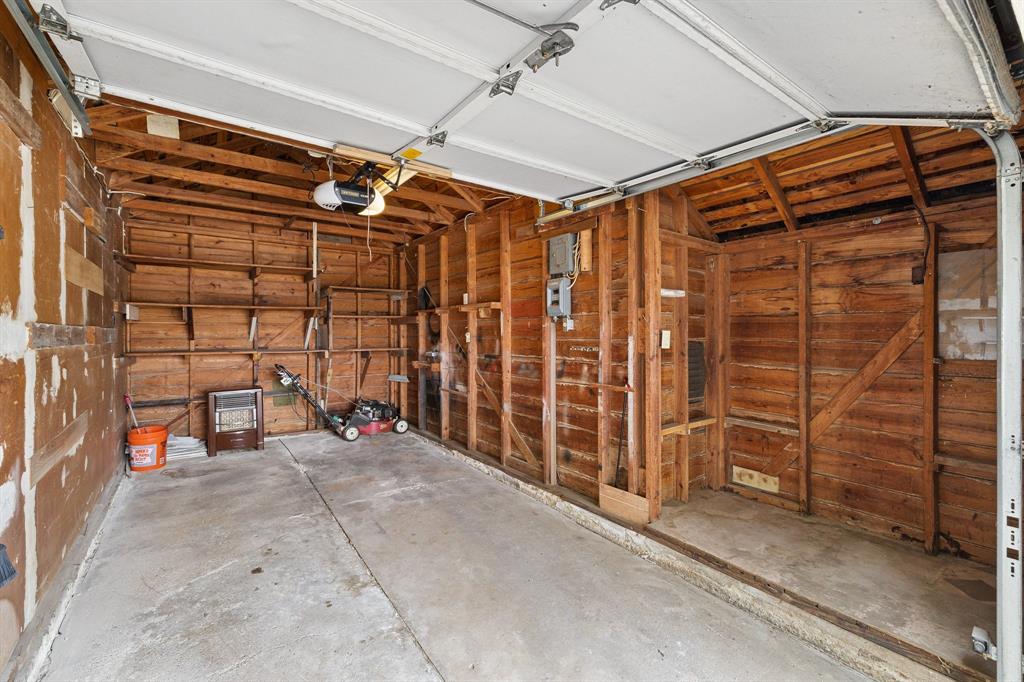 Arlington, Texas 76011, United States, 3 Bedrooms Bedrooms, ,1 BathroomBathrooms,Residential,Pending,165935