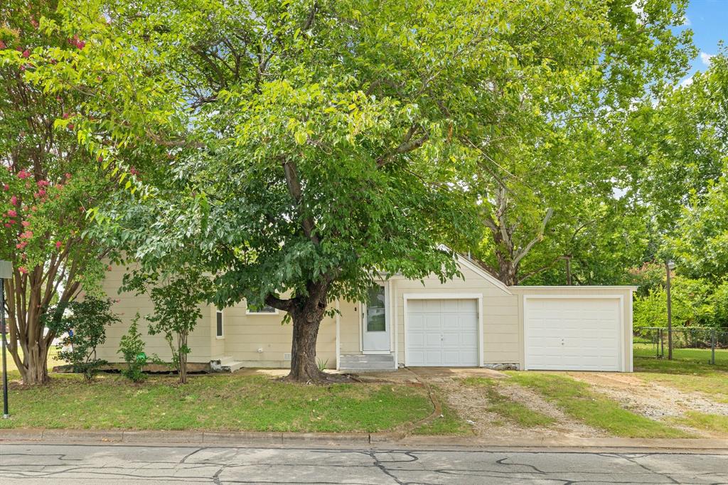 Arlington, Texas 76011, United States, 3 Bedrooms Bedrooms, ,1 BathroomBathrooms,Residential,Pending,165935