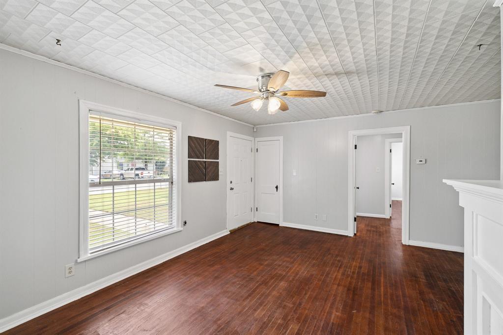 Arlington, Texas 76011, United States, 3 Bedrooms Bedrooms, ,1 BathroomBathrooms,Residential,Pending,165935