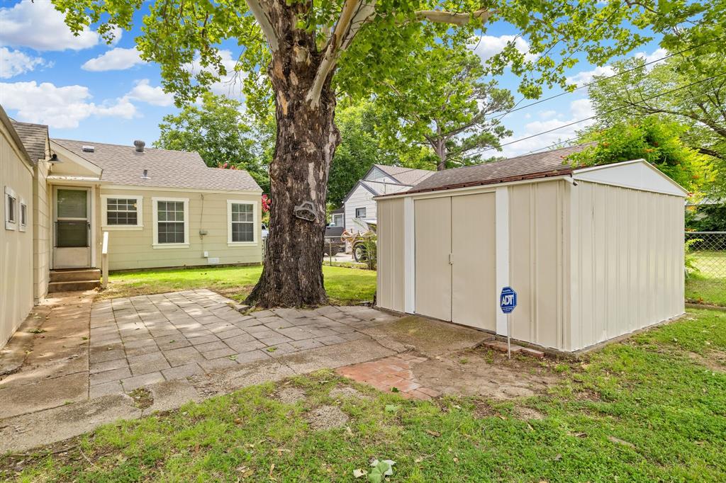 Arlington, Texas 76011, United States, 3 Bedrooms Bedrooms, ,1 BathroomBathrooms,Residential,Pending,165935