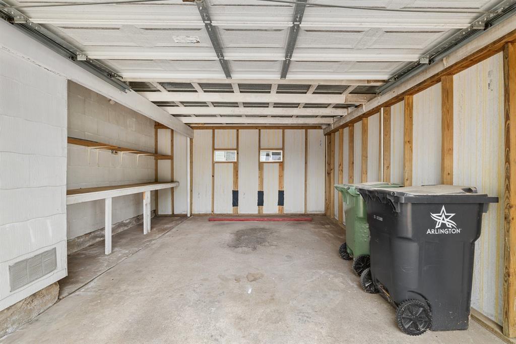 Arlington, Texas 76011, United States, 3 Bedrooms Bedrooms, ,1 BathroomBathrooms,Residential,Pending,165935