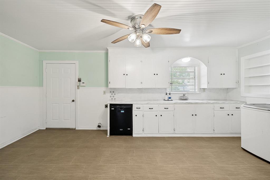 Arlington, Texas 76011, United States, 3 Bedrooms Bedrooms, ,1 BathroomBathrooms,Residential,Pending,165935