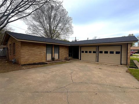 Tiny photo for 3717 Cranston Court E, Irving, TX 75062 (MLS # 21209701)