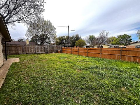 Tiny photo for 3717 Cranston Court E, Irving, TX 75062 (MLS # 21209701)