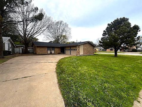 Tiny photo for 3717 Cranston Court E, Irving, TX 75062 (MLS # 21209701)