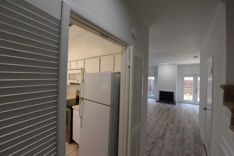 Tiny photo for 2727 Shelby Avenue #M, Dallas, TX 75219 (MLS # 21396638)