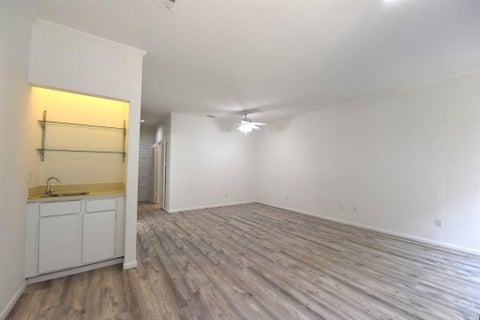 Tiny photo for 2727 Shelby Avenue #M, Dallas, TX 75219 (MLS # 21396638)