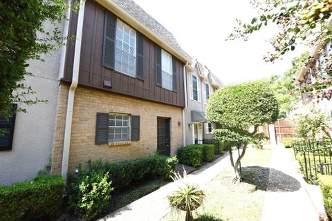 Tiny photo for 2727 Shelby Avenue #M, Dallas, TX 75219 (MLS # 21396638)