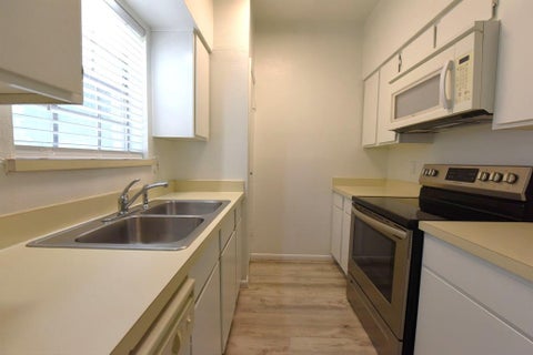 Tiny photo for 2727 Shelby Avenue #M, Dallas, TX 75219 (MLS # 21396638)