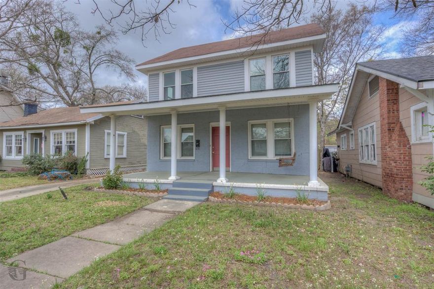 Looking for location, character, and the opportunity to make a home your own? This South Highlands property delivers all three, placing you in one of Shreveport’s most established and recognizable neighborhoods! Located just minutes from LSU Health, major medical centers, and the heart of the city, this home offers everyday convenience that is especially appealing for medical students, residents, and professionals working in the nearby medical district. For anyone beginning a new chapter in Shreveport, the location makes it easy to stay connected to work, school, and the best parts of the city! Inside, the home reflects the charm and architectural character that have made South Highlands so desirable, with inviting living spaces and a layout that offers flexibility for modern living. It also presents a great opportunity for a buyer to bring their own vision and style over time while enjoying the warmth and personality that homes in this historic area are known for. Mature trees, established homes, and a strong sense of community give South Highlands its timeless appeal. Living here means being close to local dining, shopping, parks, and the city’s medical corridor while enjoying the atmosphere of a classic Shreveport neighborhood. Homes with this combination of location, character, and opportunity in South Highlands rarely become available. Waiting could mean missing your chance to secure a place in one of the city’s most beloved neighborhoods!