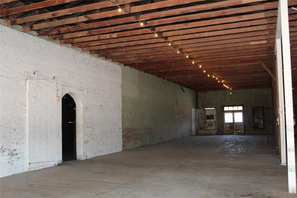 Phillips 1 Add Town Coleman - Commercial Sale