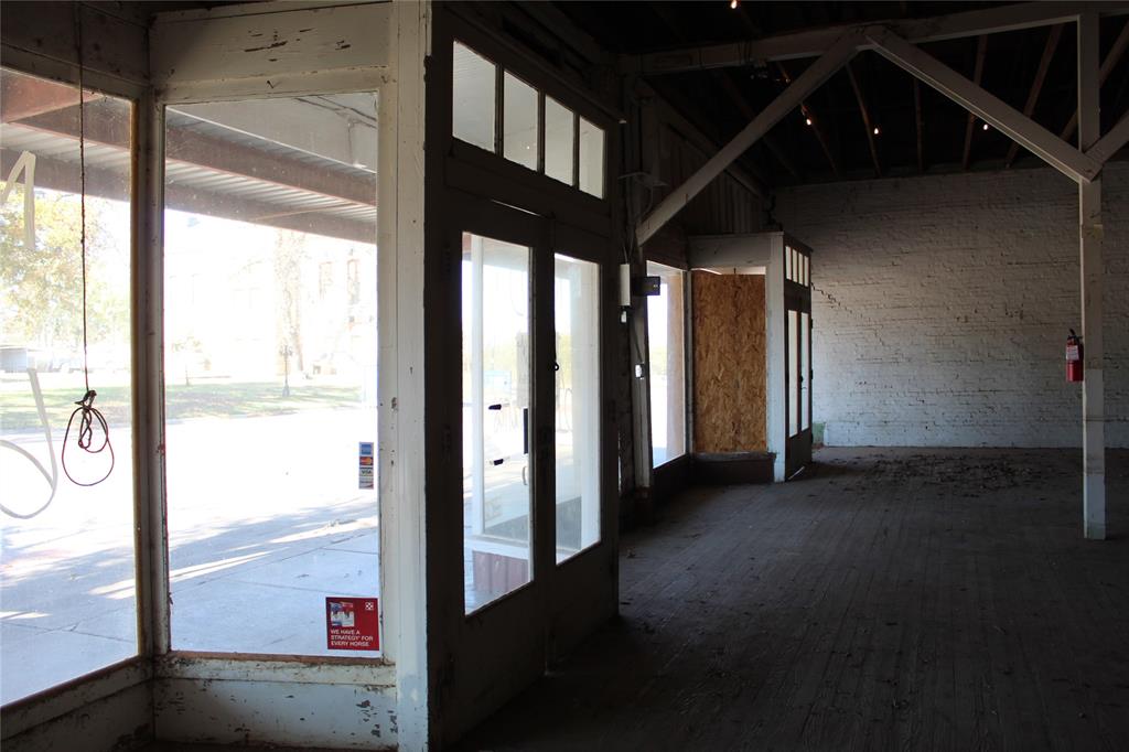 Phillips 1 Add Town Coleman - Commercial Sale