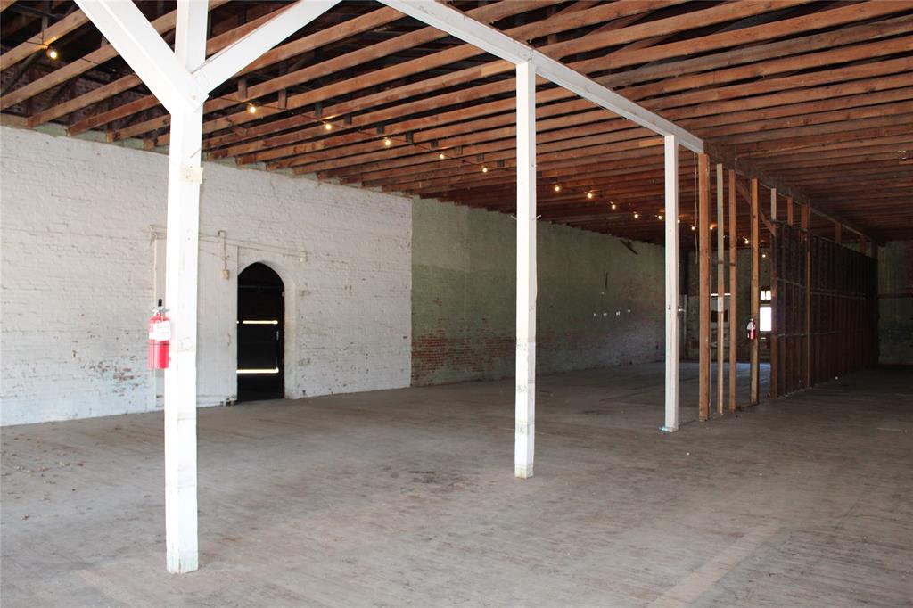 Phillips 1 Add Town Coleman - Commercial Sale