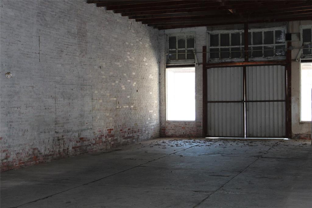 Phillips 1 Add Town Coleman - Commercial Sale