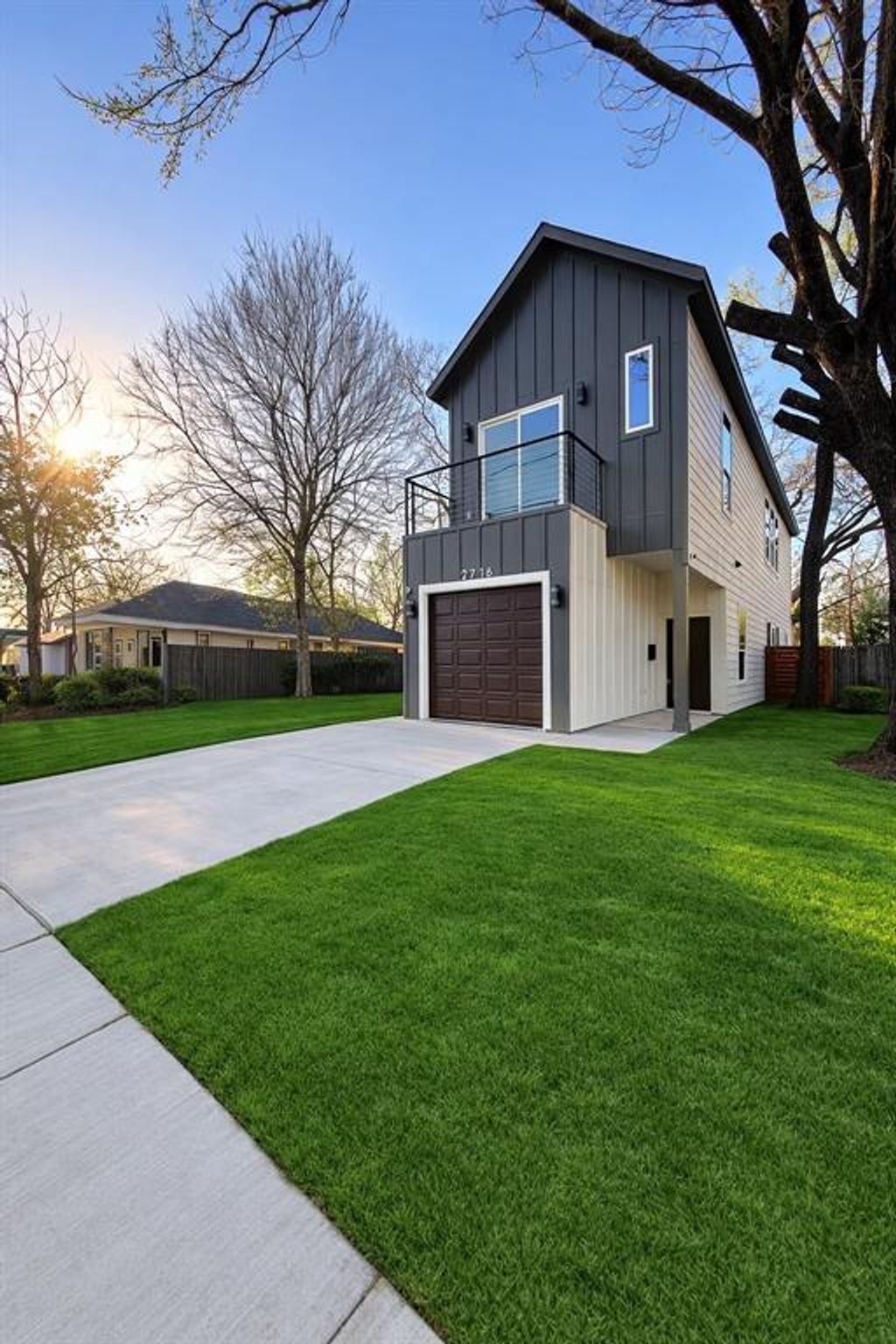 Photo of 2716 Dorris Street, Dallas, TX 75215 (MLS # 21208425)