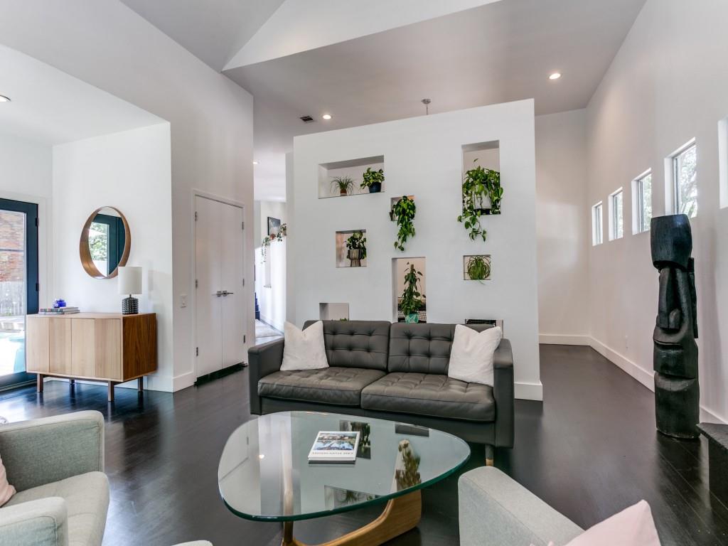 3046 Creekview Drive