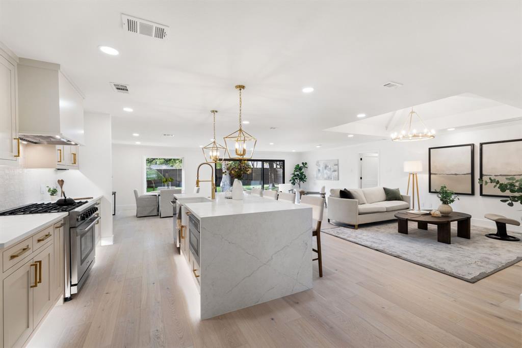 12151 Crestline Avenue