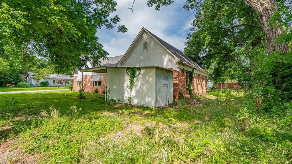 224 Pecan Street