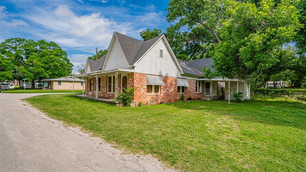 224 Pecan Street
