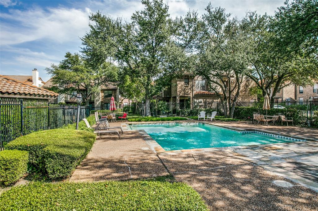 Richardson Crossing Condo - Residential