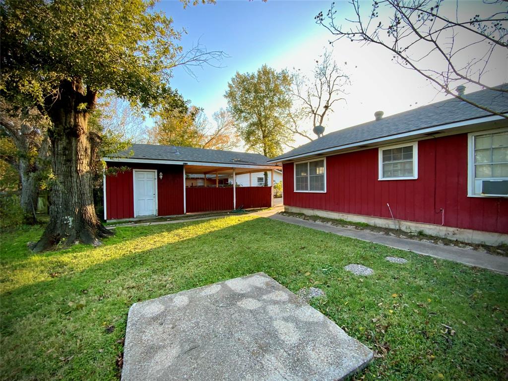 203 S Red River Street