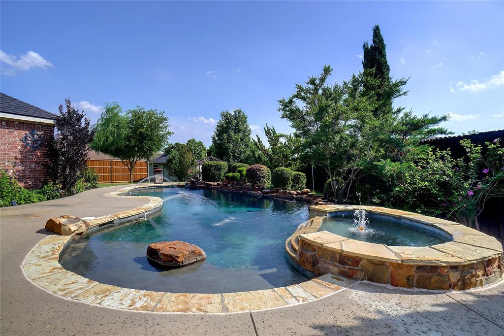 Lakes of Highland Oaks - Residential