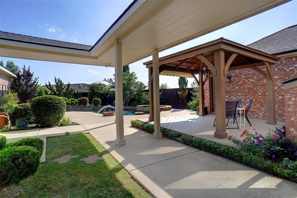 Lakes of Highland Oaks - Residential