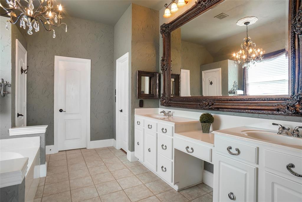 Lakes of Highland Oaks - Residential