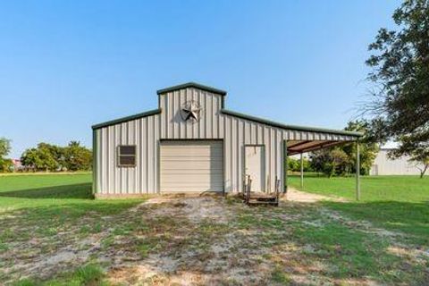 A home in Krum