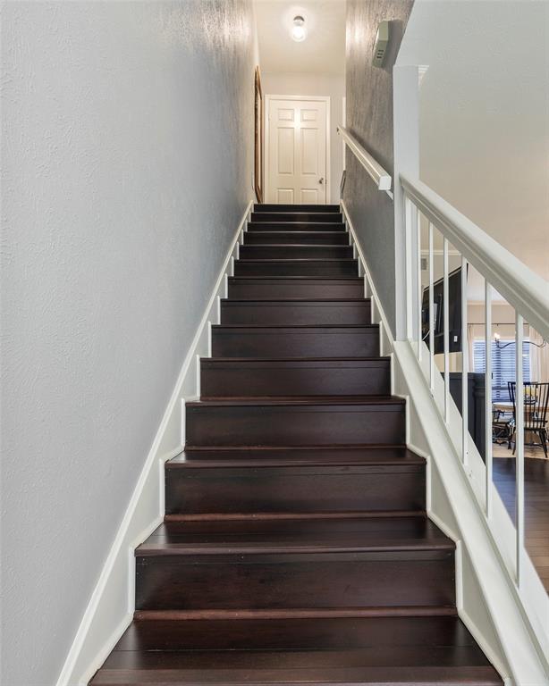 Glen Oaks Twnhms Condo - Residential Lease