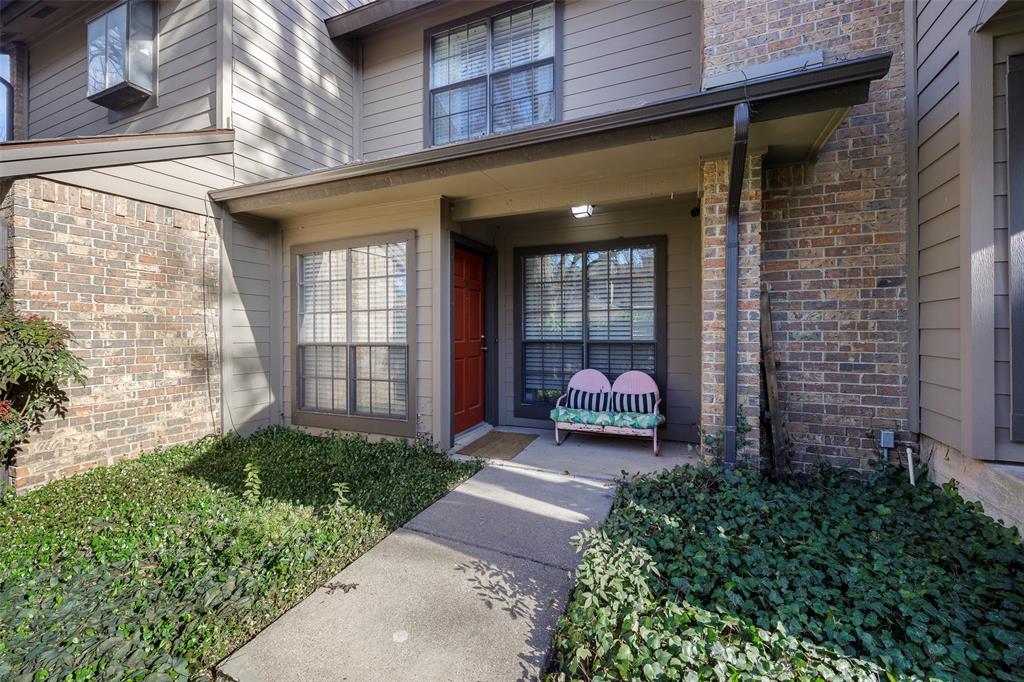 Glen Oaks Twnhms Condo - Residential Lease