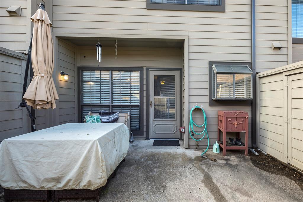 Glen Oaks Twnhms Condo - Residential Lease