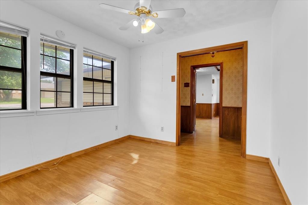 813 S Valentine Drive