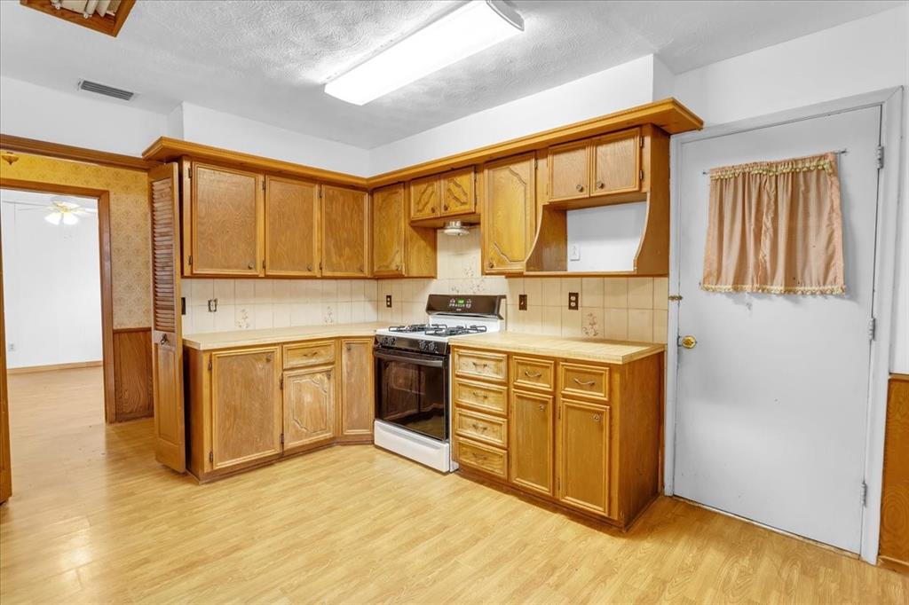 813 S Valentine Drive