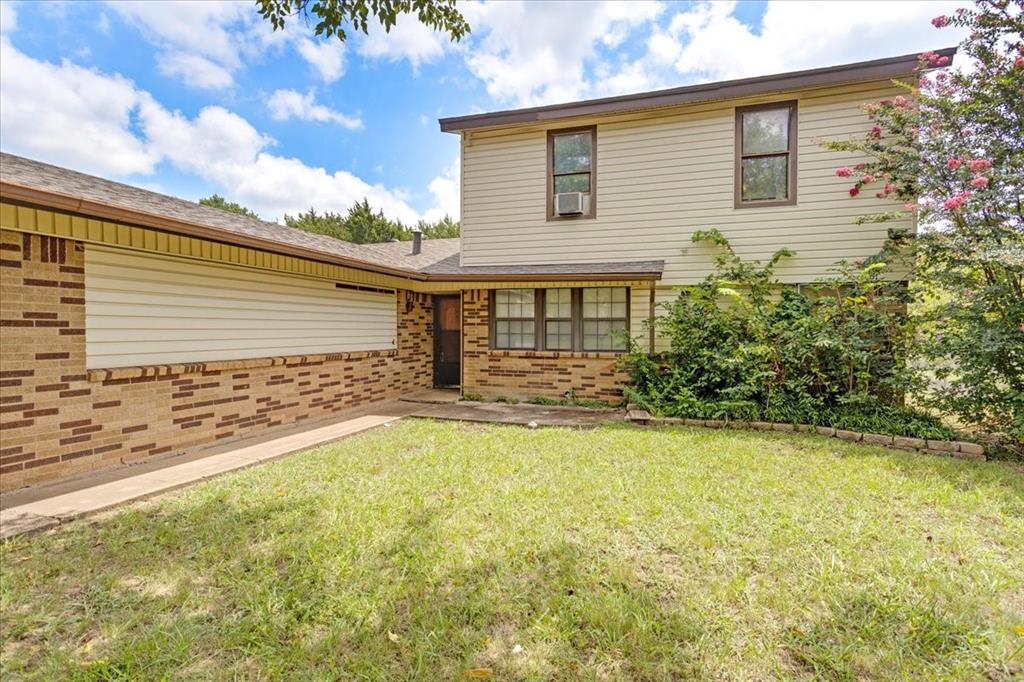813 S Valentine Drive