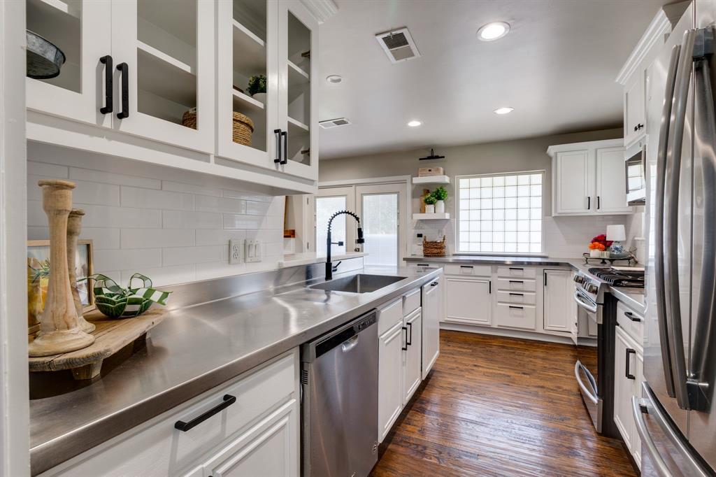 2606 Woodmere Drive